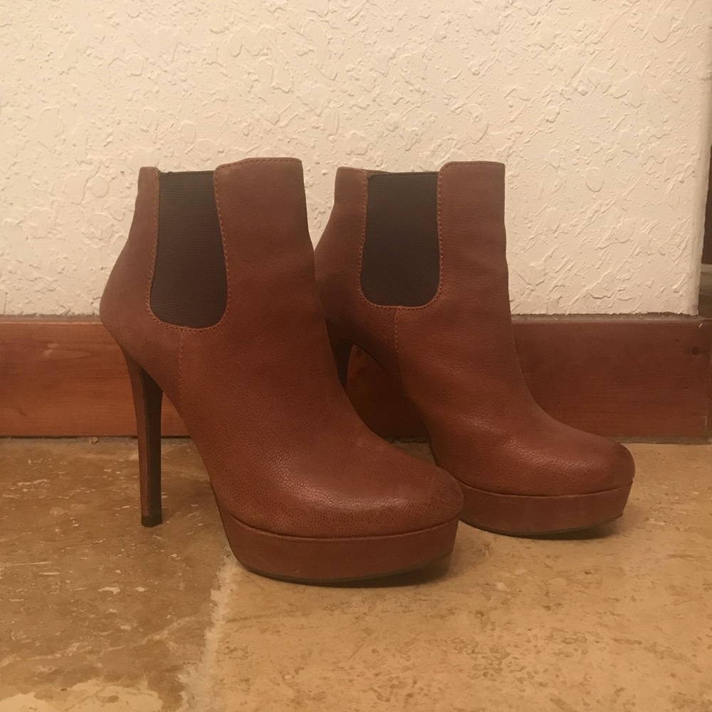Gianni Bini brown booties